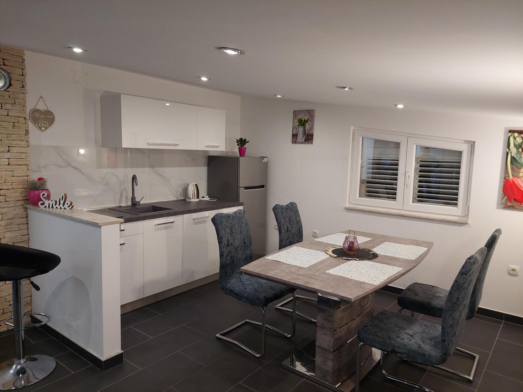 Apartman Nella 比奥格勒·纳·莫鲁 外观 照片