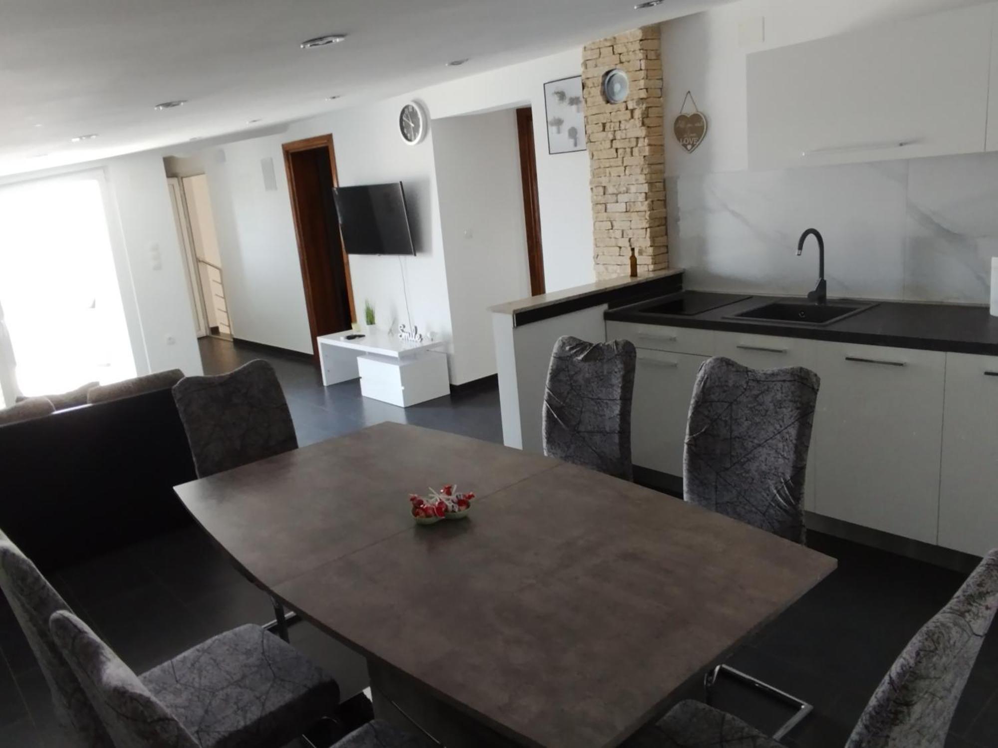Apartman Nella 比奥格勒·纳·莫鲁 外观 照片